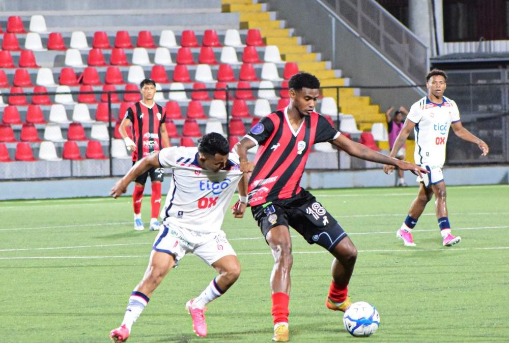 Omar Hinestroza marca ante Real Esteli