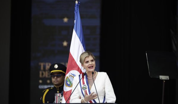Presidenta de Costa Rica acusa de «golpistas» a magistrados que prorrogaron nombramientos