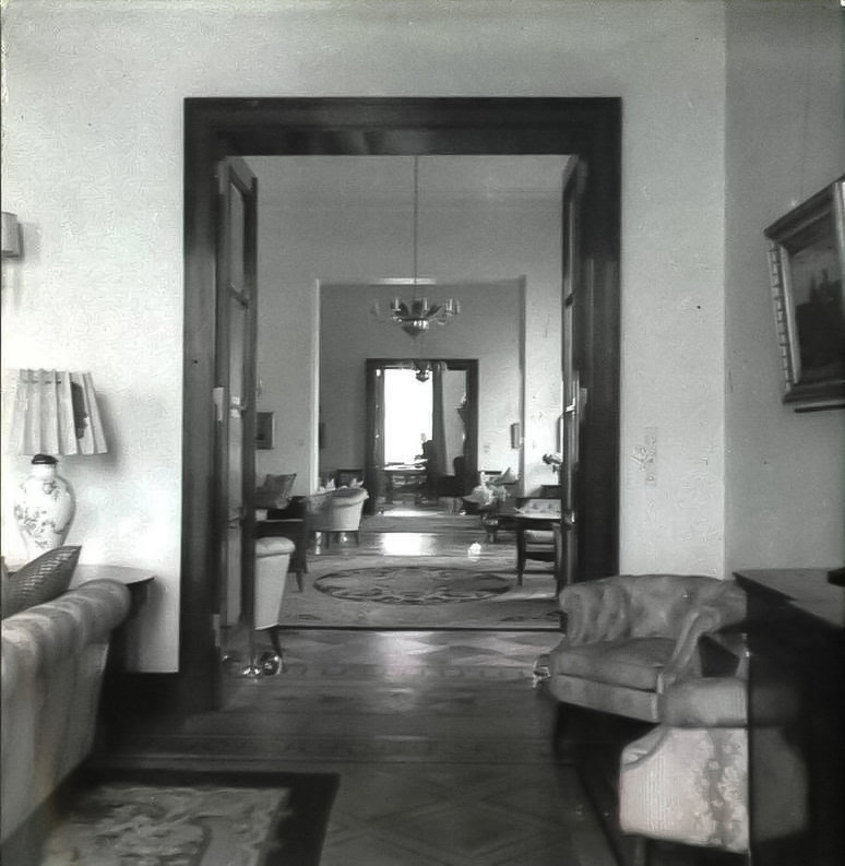 Así lucía el interior de la Quinta Angélica, de arquitectura neocolonial. Pasó por dos propietarios antes de llegar a manos del Estado, etapa en la que inició su franco deterioro. LA PRENSA / ARCHIVO REDES