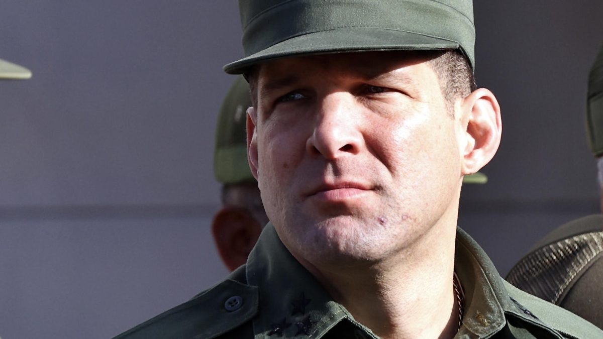 Fotografía del 16 de enero de 2026 que muestra al nieto del expresidente Raúl Castro, Raúl Guillermo Rodríguez Castro, durante un evento en el cementerio de Colón, en La Habana (Cuba). EFE/ Ernesto Mastrascusa/ ARCHIVO