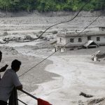 Riada masiva en Nepal deja al menos 95 muertos y más de 400 heridos