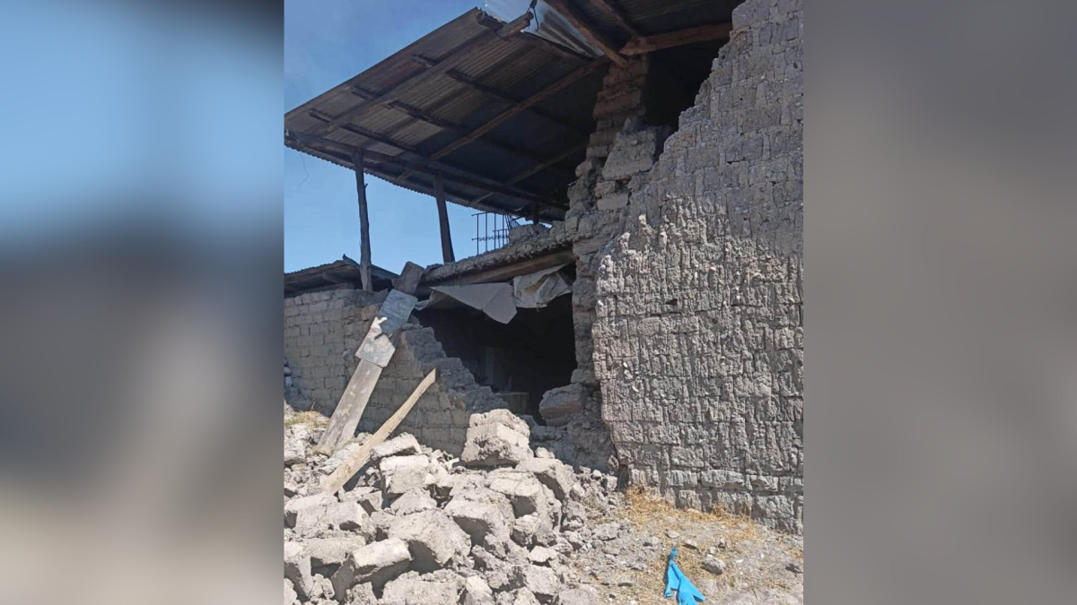 Fotografía tomada a través de un rastreo de redes sociales que muestra los daños en una vivienda tras el terremoto de magnitud 7,2 en la región andina de Ayacucho, este 20 de agosto, en el sur de Perú. EFE/Rastreo de Redes