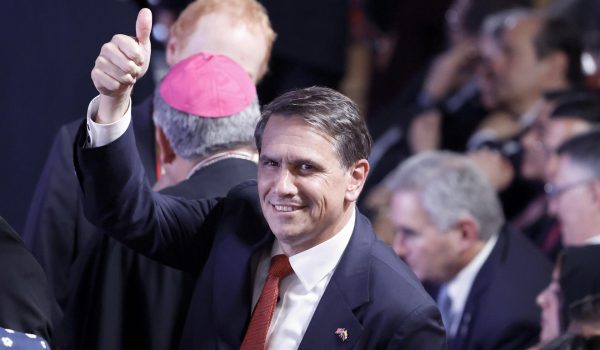 El Senado de EE.UU. confirma a Todd Blanche, exabogado de Trump, como fiscal general