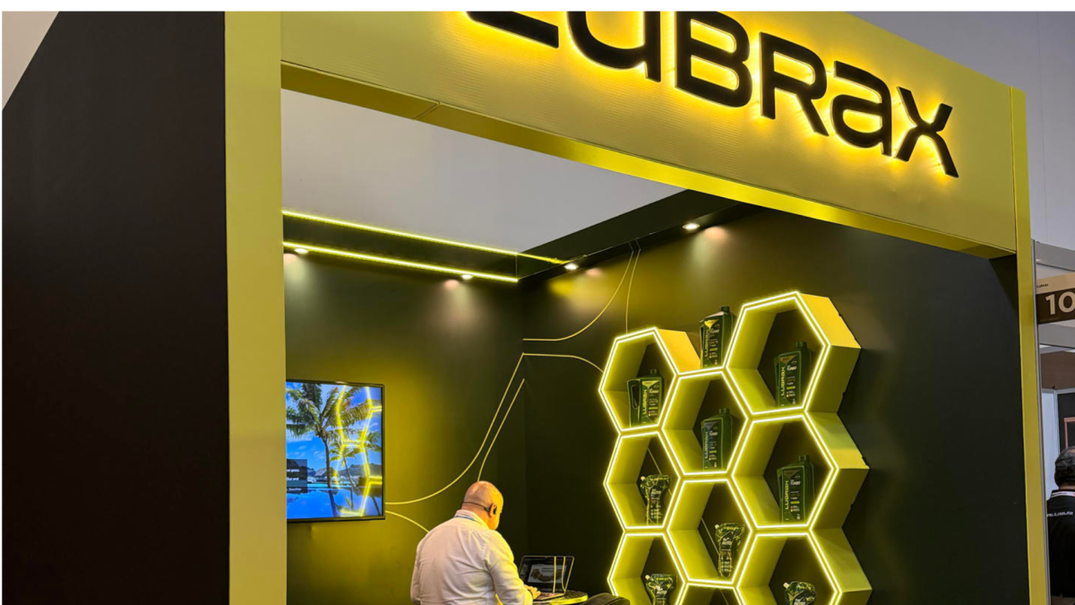 Fotografía cedida por Lubrax que muestra su stand durante la feria Latin Tyre & Auto Parts Expo 2026 en Ciudad de Panamá (Panamá). EFE/ Lubrax