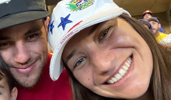 «Nunca imaginé que me pudiera pasar algo así»: el creciente número de migrantes que están siendo detenidos por ICE en los aeropuertos de EE.UU.