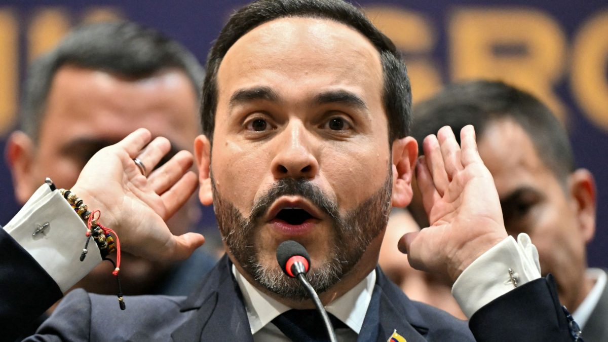 Abelardo de la Espriella asumirá la Presidencia de Colombia este viernes 7 de agosto. LUIS ACOSTA/AFP