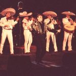 Un filme muestra imágenes inéditas del archivo de Juan Gabriel tras 10 años de su muerte