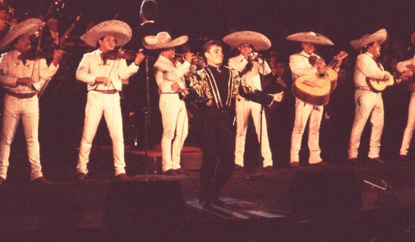 Un filme muestra imágenes inéditas del archivo de Juan Gabriel tras 10 años de su muerte