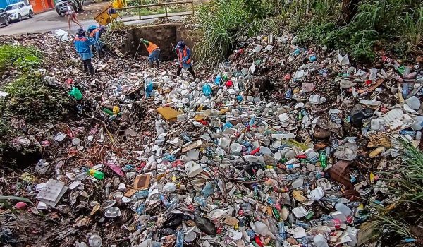 Alcaldía de Managua exhibe la basura que obstruye los cauces y provoca inundaciones