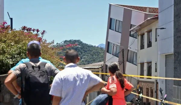 «Caos completo»: cómo vivió el terremoto Manizales, una ciudad entre edificios derrumbados y fachadas rotas