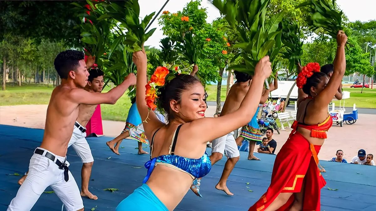 Los conquistadores españoles obligaron a los indígenas a que dedicaran la Danza del Zompopo a San Diego de Alcalá. LA PRENSA/ REDES SOCIALES/ MEJORADA CON IA