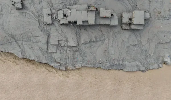 Qué es el colapso glaciar que causó la repentina y devastadora avalancha en Nepal