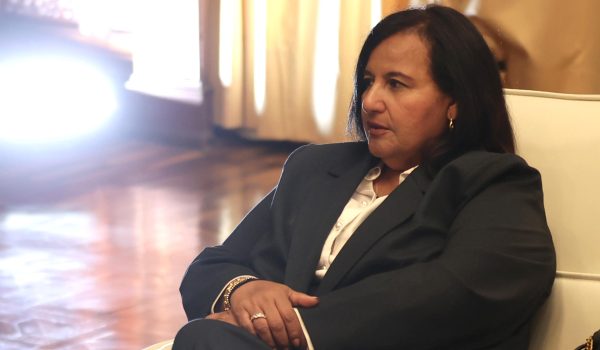 Llega a Venezuela la opositora Dinorah Figuera para continuar el diálogo con el chavismo
