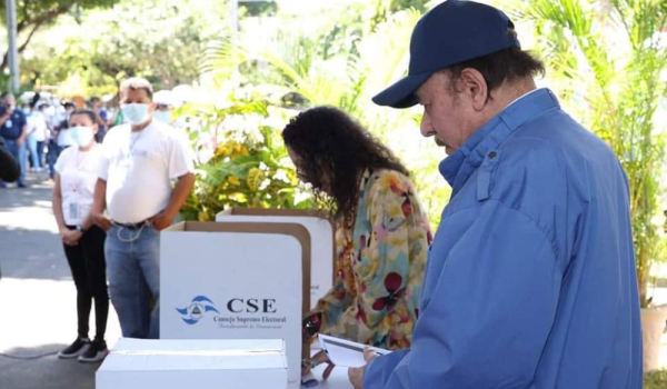Daniel Ortega y Rosario Murillo votando el 7 de noviembre de 2021. LA PRENSA/ARCHIVO