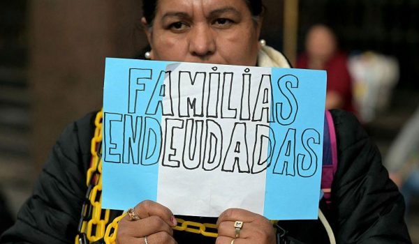 «Ya ni intentamos refinanciar la deuda porque es impagable»: los millones de argentinos que se han convertido en morosos (y qué dice sobre la economía del país)
