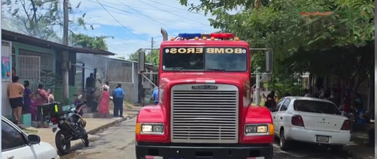 Bomberos atendieron el incendio registrado en el barrio José Dolores Estrada de Managua