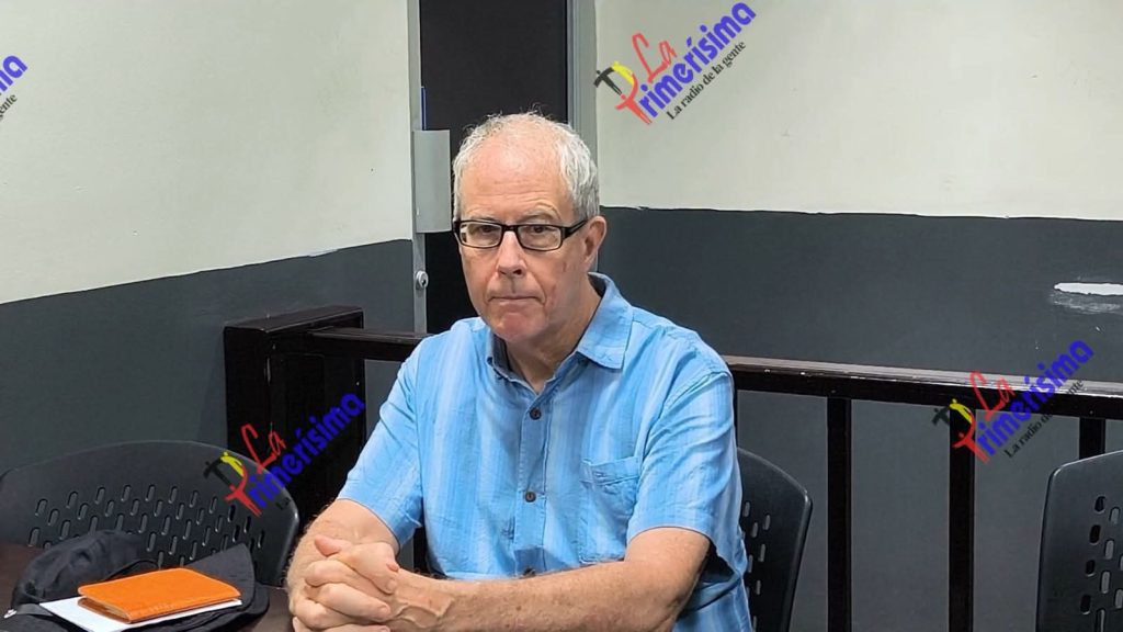 El ciudadano estadounidense John Michael Quinn, acusó a su expareja Elizabeth Aracely Franks Davis, de violencia doméstica o intrafamiliar. Foto: La Primerísima/Facebook.