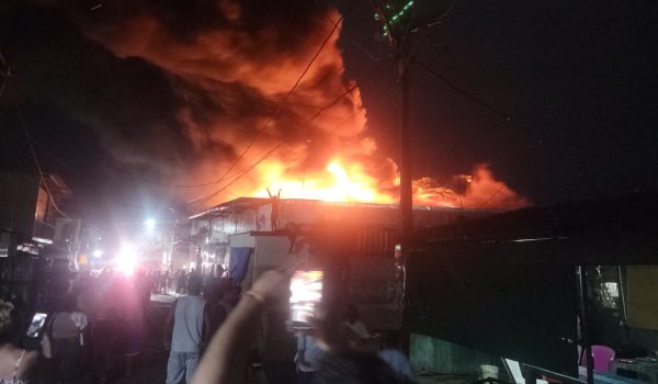 Más de 3 millones de dólares en pérdidas tras devastador incendio en el Mercado Oriental