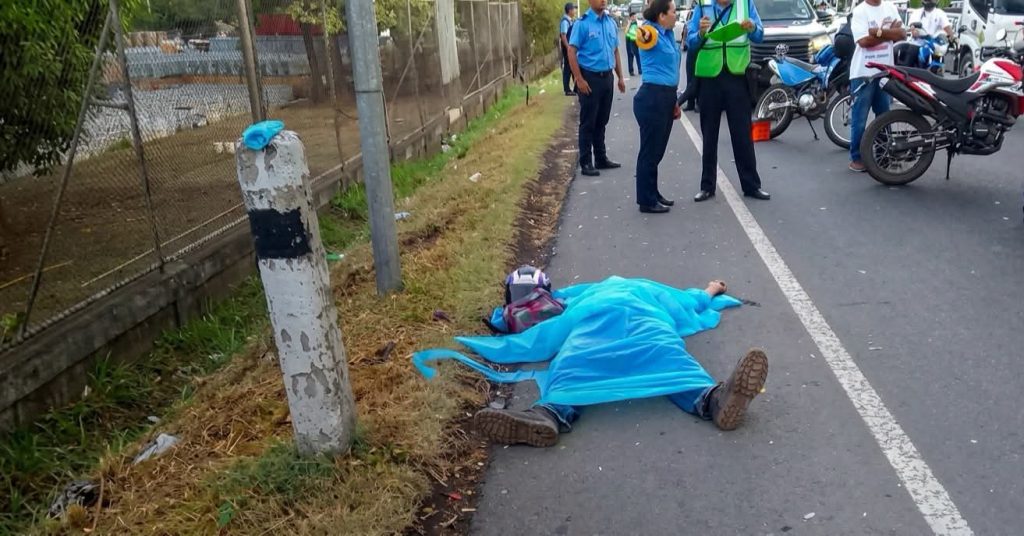 El motociclista Luis Alberto Murillo, de 36 años, murió en otro accidente de tránsito. Foto: La Primerísima/Facebook.