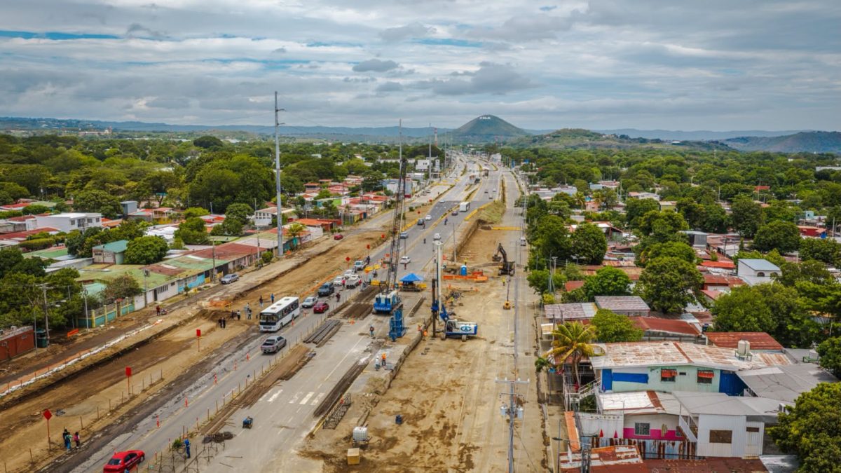 Obras de drenaje pluvial en los tramos dos y tres de la Pista en Managua. Alcaldía de Managua