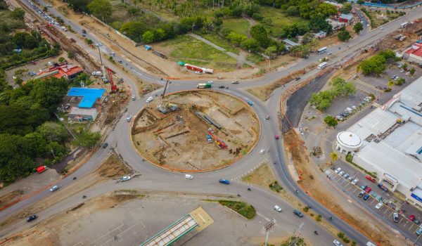 Obras de drenaje en los tramos dos y tres de la Pista Héroes de la Insurrección tienen avance del 72%
