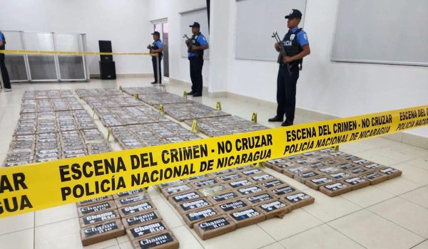 Incineran más de media tonelada de cocaína proveniente de Costa Rica. Iba a ser entregada a narcos hondureños