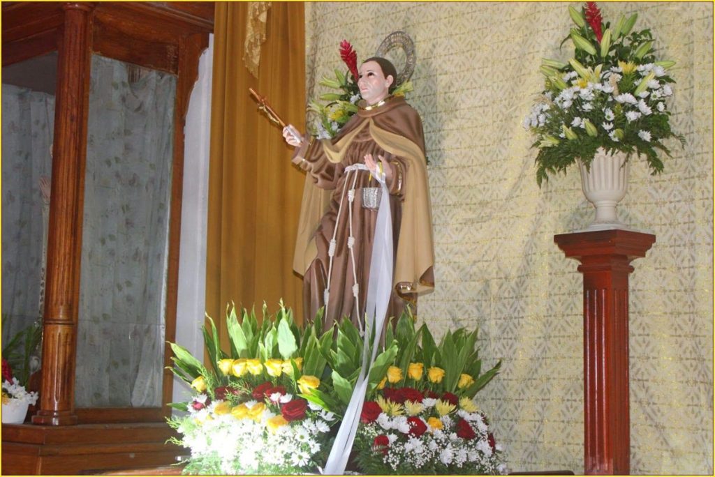 Imagen de San Diego de Alcalá en la parroquia de Altagracia, en la isla de Ometepe. Los frailes franciscanos impusieron que cada mes de noviembre la Danza de El Zompopo acompañe la procesión de ese santo católico. LA PRENSA/ REDES SOCIALES
