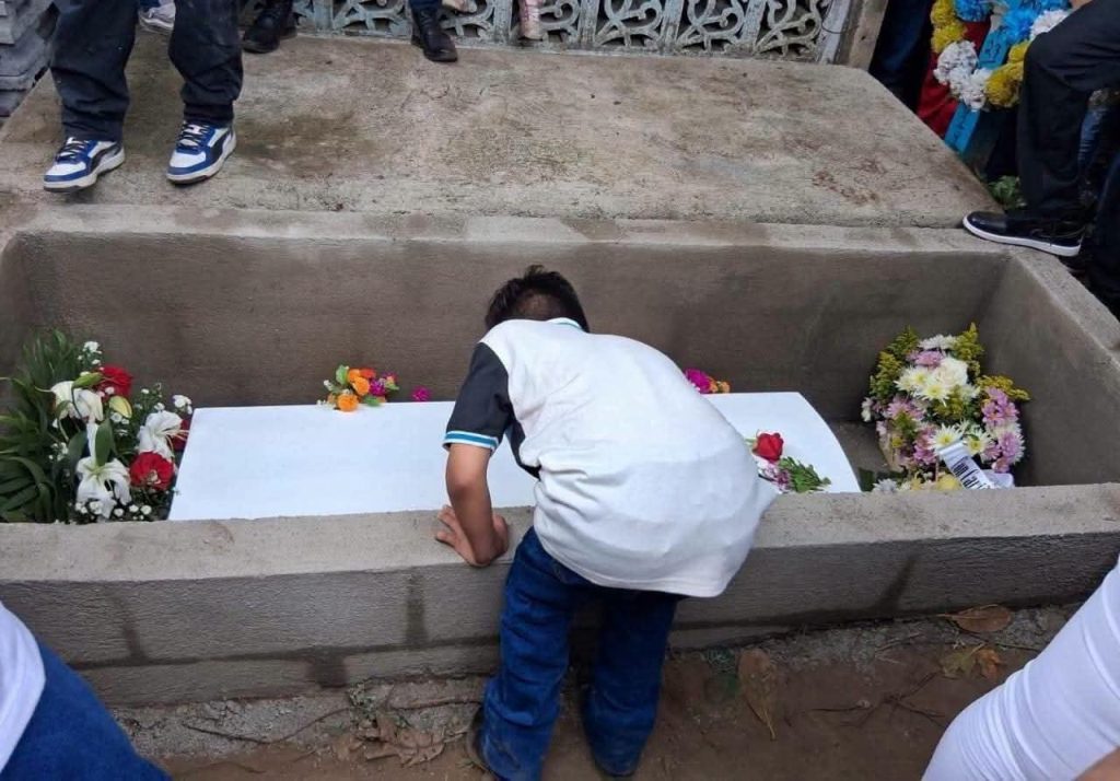 Sepultan a niña de 4 años que murió ahogada en Ticuantepe