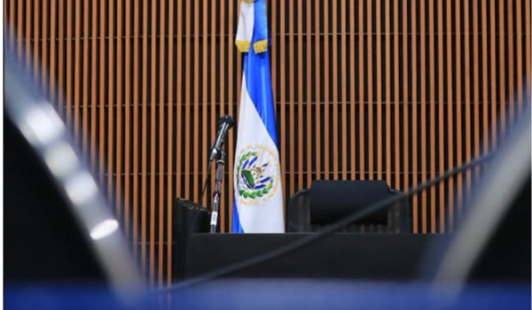 Condenan a nicaragüense a ocho años de prisión en El Salvador por evasión de impuestos