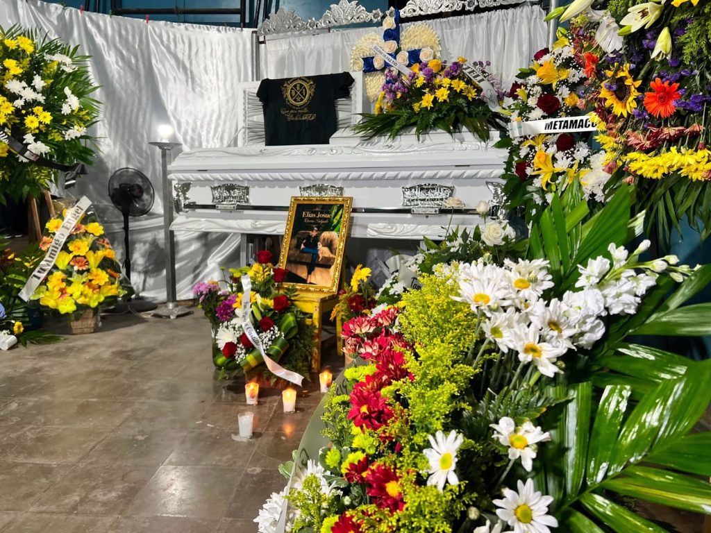 Vela del adolescente Elías Josué Rivera Salgado. Foto: TeleNorte/Facebook.