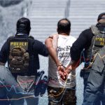 5 gráficos que muestran el drástico aumento de las detenciones de migrantes en EE.UU. y su país de origen