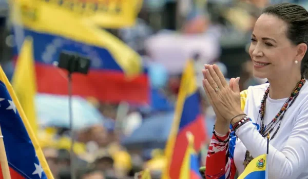 Machado: Venezuela «necesita mucho más que dinero»