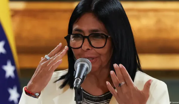 Hace 11 años que un mandatario venezolano no se reune con un presidente estadounidense. Esta vez será la presidenta encargada, Delcy Rodríguez, quien tendrá una reunión con Donald Trump.Imagen: Leonardo Fernandez Viloria/REUTERS