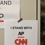 Periodistas vetados por Trump logran entrar a la Casa Blanca