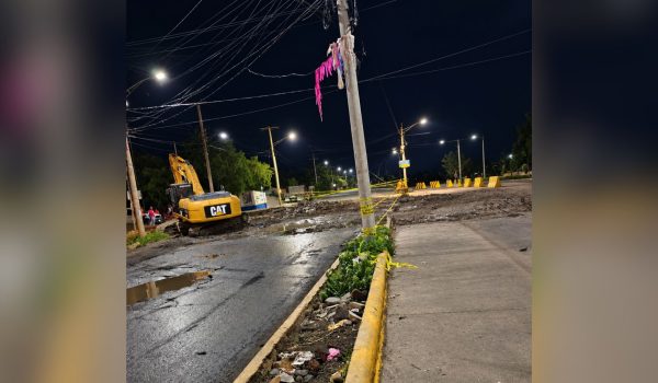 Alcaldía de Managua inicia labores de reparación en el cruce de Villa Dignidad tras presión de los habitantes de la zona. Foto: Cortesía.