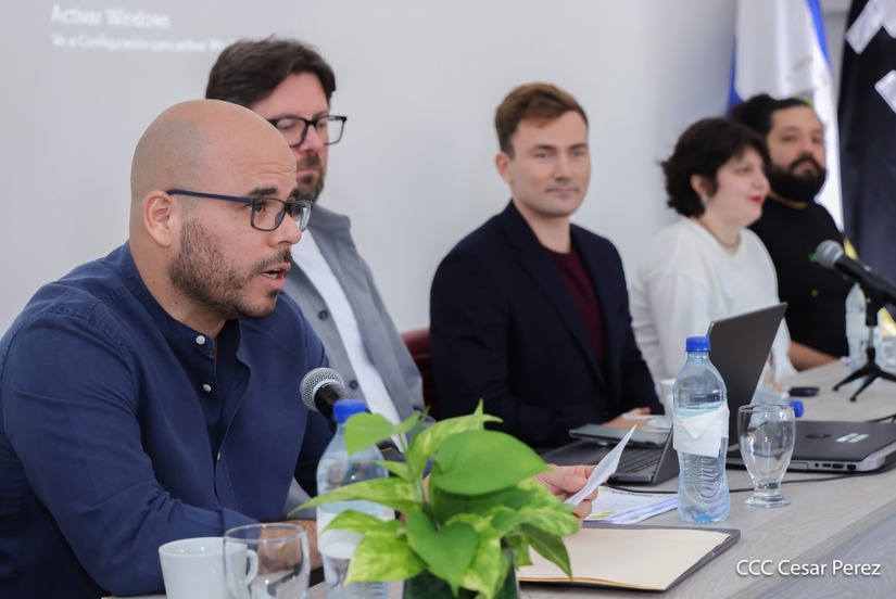 Daniel Edmundo Ortega Murillo con Alexánder Luchanínov