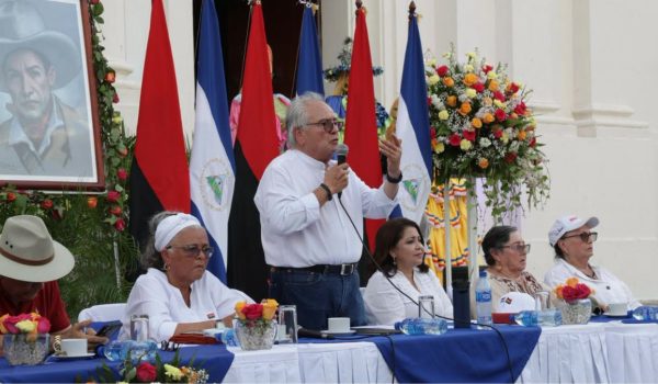 Aprueban de “forma unánime” reforma constitucional para perpetuar al régimen en el poder