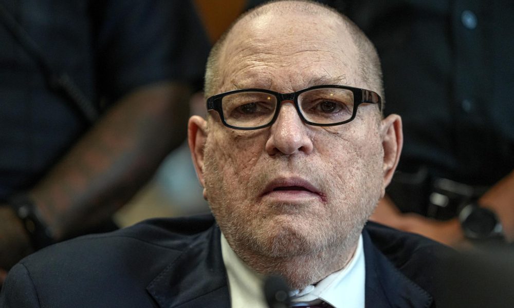 Harvey Weinstein comparece ante el Tribunal Supremo de Manhattan para la sentencia por agresión sexual en 2006 a la exasistente de producción televisiva Miriam Haley en Nueva York, Nueva York, EE.UU. EFE/DEAN MOSES