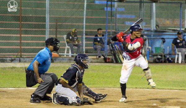 Los Tiburones ya están en cuartos de final y la pelea se reduce a dos boletos