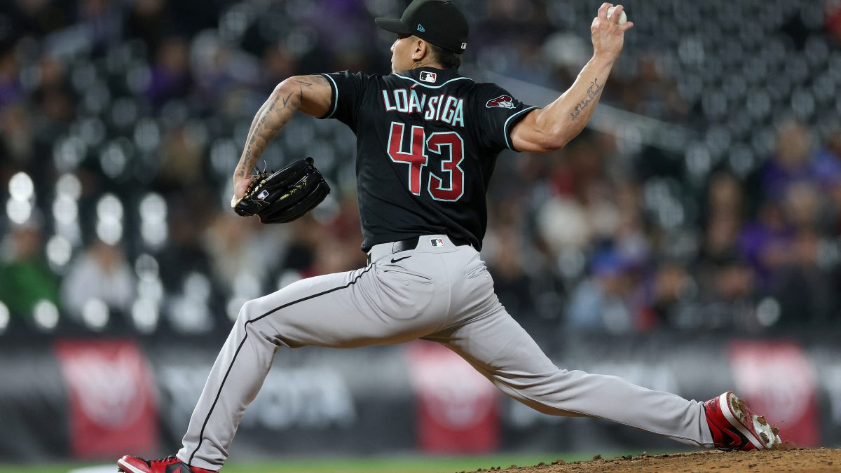 Jonathan Loáisiga trabajando ante los Rockies de Colorado en Denver. LA PRENSA/AFP