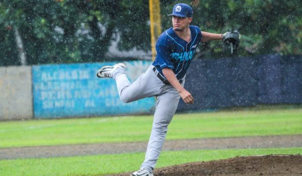 Tiburones atacan primero en el arranque de los cuartos de final del Pomares