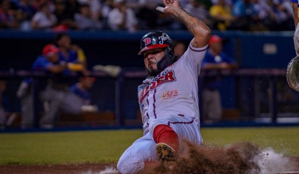 El Bóer da un golpe de autoridad para empatar con el Rivas en semifinales
