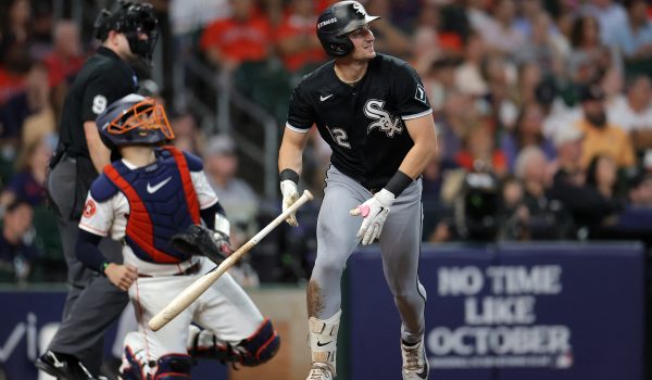 Medias Blancas regresan con vigor a la postemporada y superan a los Astros en el primer duelo