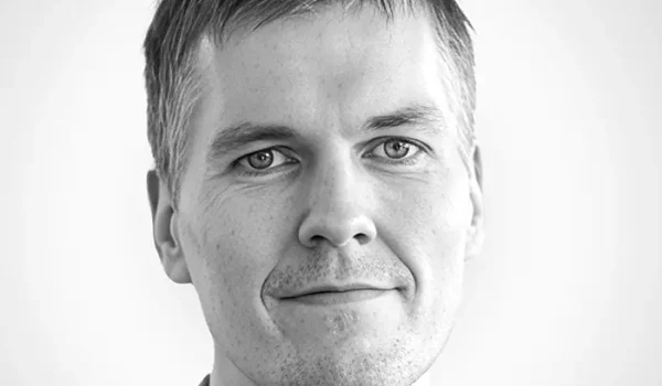 Michael Bröning es el autor, más recientemente, de Die Hetzer sind immer die Anderen. (Verlag am Park, 2024) y forma parte de la comisión de Valores Fundamentales del Partido Socialdemócrata de Alemania.