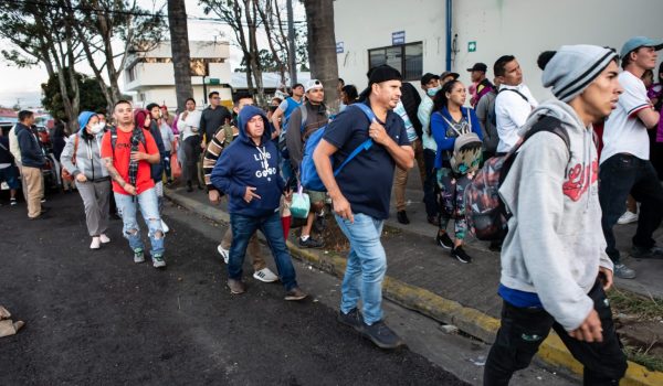 Filas en la Dirección de Migración y Extranjería de Costa Rica. Foto: Archivo