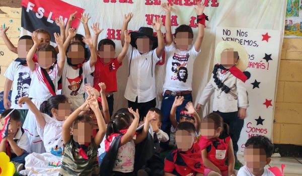 Niños y adolescentes han participado en actividades políticas y oficiales vinculadas con el sandinismo desde los primeros años de la revolución hasta el actual gobierno de Daniel Ortega y Rosario Murillo. LA PRENSA / ARCHIVO REDES