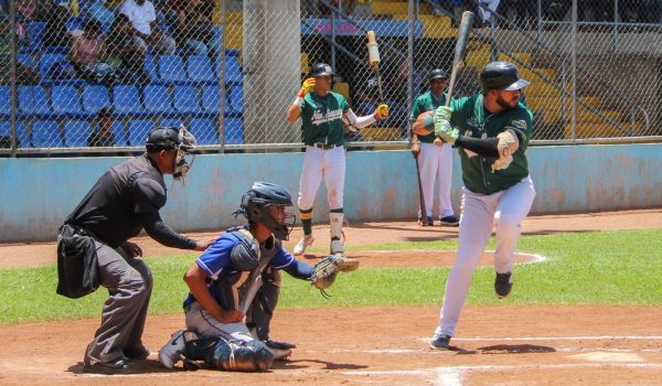 Nueva Segovia sacó sus bates este domingo contra el Rivas. LA PRENSA/LUIS CASTRO