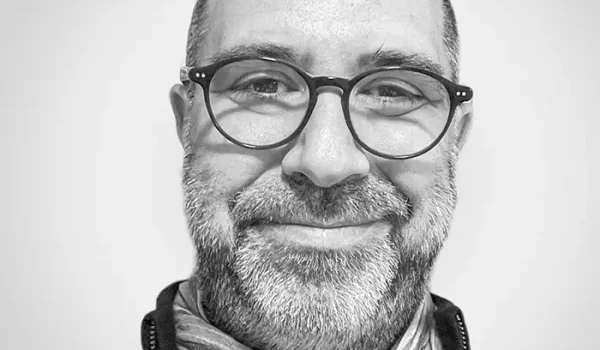 Philipp Schönrock es director de Cepei , un centro de estudios independiente con sede en Bogotá que se especializa en gobernanza global, datos y digitalización para acelerar el desarrollo sostenible