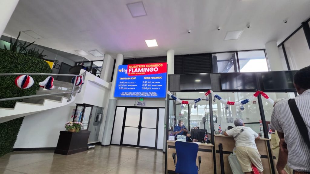 En la pizarra de itinerarios ya no son visibles los viajes San José, Costa Rica hacia Managua