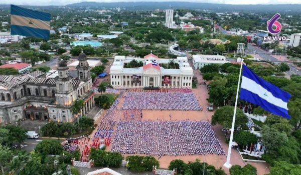 Colegios asistieron a acto central de fiestas patrias que no fue presidido por Ortega. Foto: Tomada de medios oficialistas.